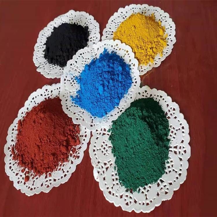 ความต้านทานความร้อน อะไหล่สีออกไซด์เหล็ก ขนาดอนุภาค 5-10 ไมครอน สีเทาเหล็กเหล็กหล่อ จุดเดือด 2750 °C