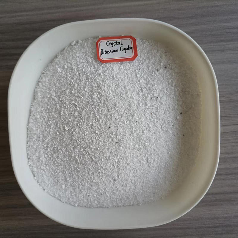 โปแทสเซียม Cryolite ไม่ละลายในน้ํา ขาวเป็นผงที่ใช้เป็นฟลัคซ์ในกระบวนการผสมผสานและผลิตอลูมิเนียม