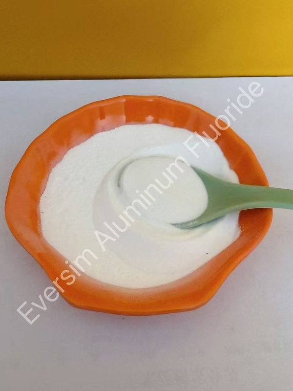 ความบริสุทธิ์สูง 98% น้ําหนักโมเลกุล 83.98 Alf3 อลูมิเนียมฟลอรไดเป็นวัสดุไหลชนิดอุตสาหกรรม