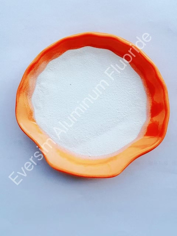 สินค้าเคมี น้ําหนักโมเลกุล 83.98 CAS7784-18-1 อลูมิเนียมฟลอริด Alf3 สําหรับฟลักซ์ของเกรสเซรามิก