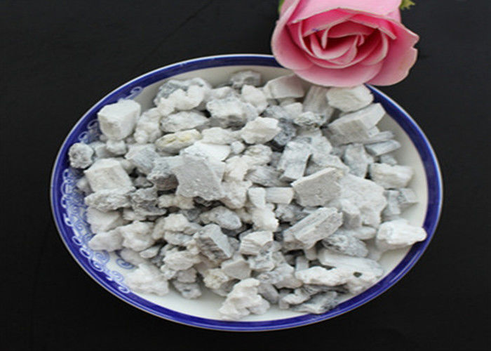 99% ความบริสุทธิ์อลูมิเนียมฟลูออไรด์โซเดียม Cryolite ด้วย 2.95 - 3.05g / Cm3 ความหนาแน่น