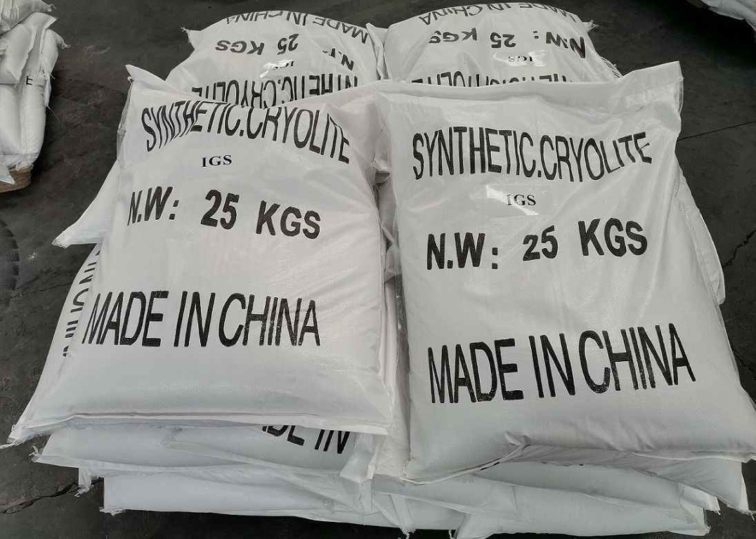 Cryolite เม็ดสังเคราะห์ 325 ตาข่ายสำหรับการผลิตอุตสาหกรรมอะลูมิเนียมฟลูออไรด์
